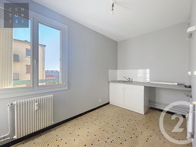 Appartement à louer - 4 pièces - 76.57 m2 - TROYES - 10 - CHAMPAGNE-ARDENNE - Century 21 Lairé Immobilier