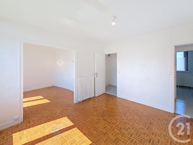 Appartement F4 à louer - 4 pièces - 55.9 m2 - TROYES - 10 - CHAMPAGNE-ARDENNE - Century 21 Lairé Immobilier