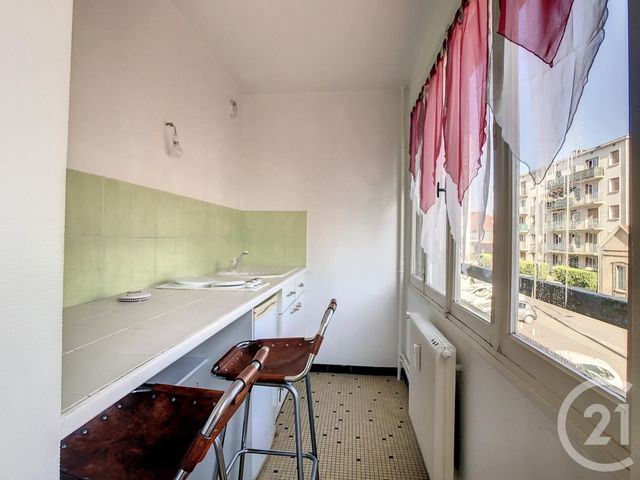 Appartement F1 à louer - 1 pièce - 26.0 m2 - TROYES - 10 - CHAMPAGNE-ARDENNE - Century 21 Lairé Immobilier