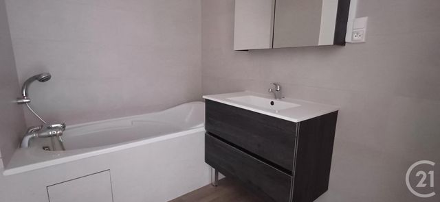 Afficher la photo en grand Appartement Chambre à vendre - 4 pièces - 73.29 m2 - ST ANDRE LES VERGERS - 10 - CHAMPAGNE-ARDENNE - Century 21 Lairé Immobilier