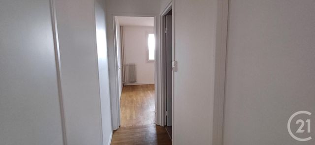 Afficher la photo en grand Appartement Chambre à vendre - 4 pièces - 73.29 m2 - ST ANDRE LES VERGERS - 10 - CHAMPAGNE-ARDENNE - Century 21 Lairé Immobilier