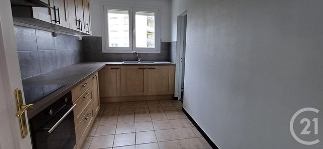 Afficher la photo en grand Appartement Chambre à vendre - 4 pièces - 73.29 m2 - ST ANDRE LES VERGERS - 10 - CHAMPAGNE-ARDENNE - Century 21 Lairé Immobilier