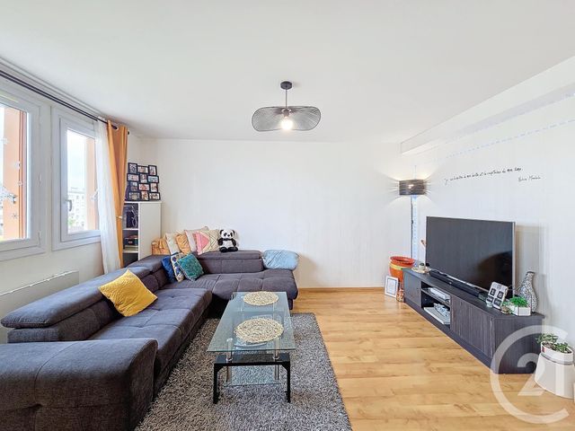 Appartement F4 à louer - 4 pièces - 75.37 m2 - ST ANDRE LES VERGERS - 10 - CHAMPAGNE-ARDENNE - Century 21 Lairé Immobilier