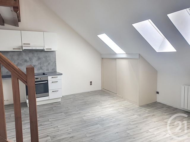 Appartement Duplex à louer - 2 pièces - 51.0 m2 - TROYES - 10 - CHAMPAGNE-ARDENNE - Century 21 Lairé Immobilier