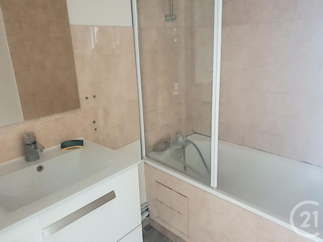 Appartement Duplex à louer - 2 pièces - 51.0 m2 - TROYES - 10 - CHAMPAGNE-ARDENNE - Century 21 Lairé Immobilier