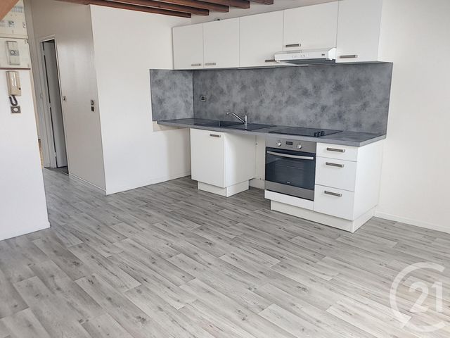 Appartement Duplex à louer - 2 pièces - 51.0 m2 - TROYES - 10 - CHAMPAGNE-ARDENNE - Century 21 Lairé Immobilier