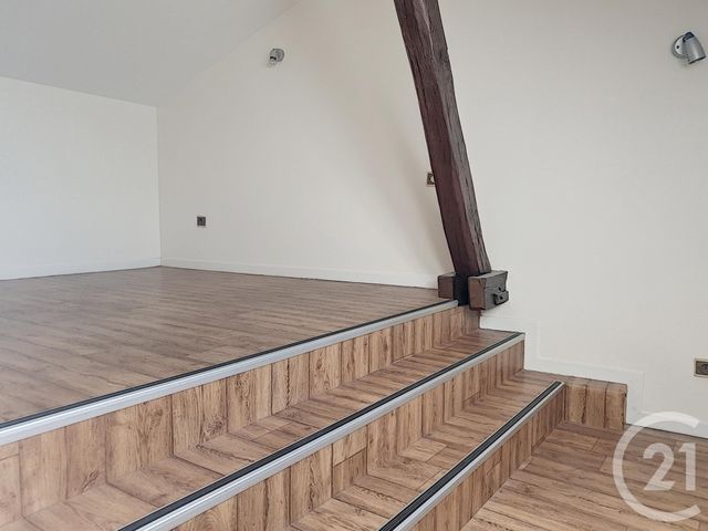 Appartement Duplex à louer - 2 pièces - 51.0 m2 - TROYES - 10 - CHAMPAGNE-ARDENNE - Century 21 Lairé Immobilier