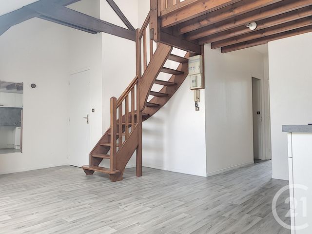 Appartement Duplex à louer - 2 pièces - 51.0 m2 - TROYES - 10 - CHAMPAGNE-ARDENNE - Century 21 Lairé Immobilier