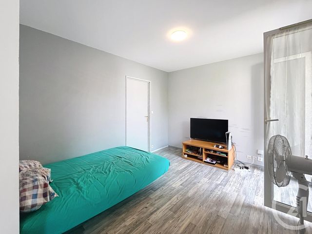 Appartement T1 à vendre - 1 pièce - 29.0 m2 - TROYES - 10 - CHAMPAGNE-ARDENNE - Century 21 Lairé Immobilier