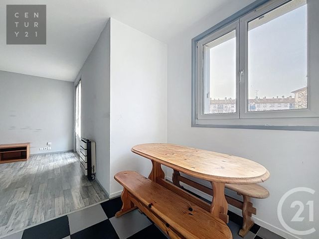 Appartement T1 à vendre - 1 pièce - 29.0 m2 - TROYES - 10 - CHAMPAGNE-ARDENNE - Century 21 Lairé Immobilier