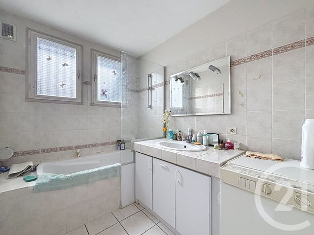 maison à vendre - 4 pièces - 80.0 m2 - ST ANDRE LES VERGERS - 10 - CHAMPAGNE-ARDENNE - Century 21 Lairé Immobilier