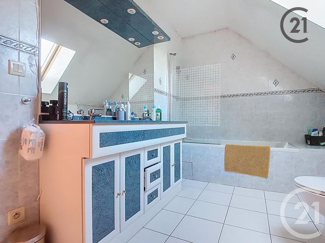 maison à vendre - 5 pièces - 82.44 m2 - ST ANDRE LES VERGERS - 10 - CHAMPAGNE-ARDENNE - Century 21 Lairé Immobilier