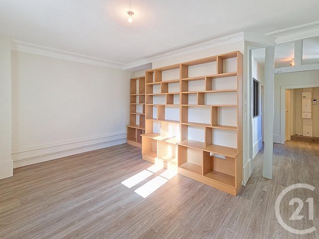 Afficher la photo en grand Appartement à louer - 2 pièces - 53.44 m2 - TROYES - 10 - CHAMPAGNE-ARDENNE - Century 21 Lairé Immobilier