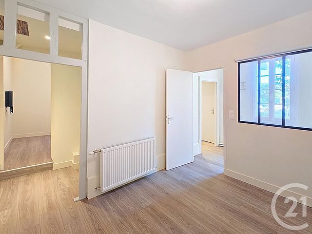 Afficher la photo en grand Appartement à louer - 2 pièces - 53.44 m2 - TROYES - 10 - CHAMPAGNE-ARDENNE - Century 21 Lairé Immobilier