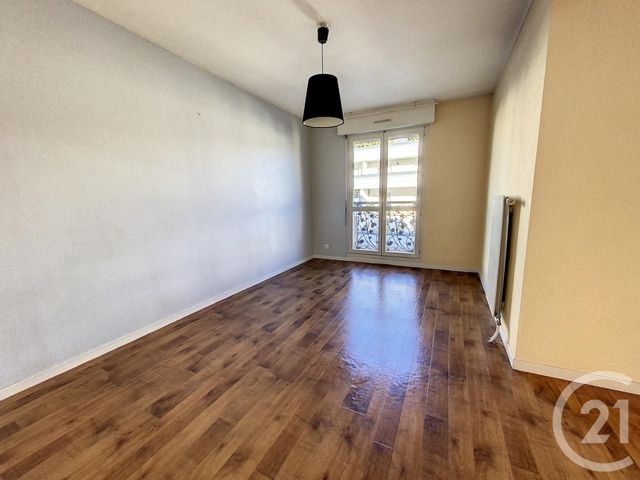 Appartement à louer - 4 pièces - 92.0 m2 - TROYES - 10 - CHAMPAGNE-ARDENNE - Century 21 Lairé Immobilier