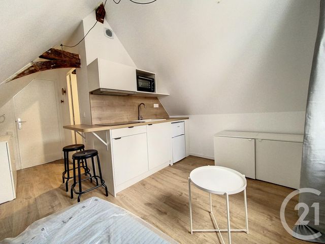 Appartement Studio à louer - 1 pièce - 11.0 m2 - TROYES - 10 - CHAMPAGNE-ARDENNE - Century 21 Lairé Immobilier