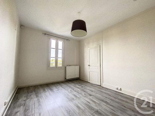 Afficher la photo en grand Appartement à louer - 2 pièces - 48.0 m2 - STE SAVINE - 10 - CHAMPAGNE-ARDENNE - Century 21 Lairé Immobilier
