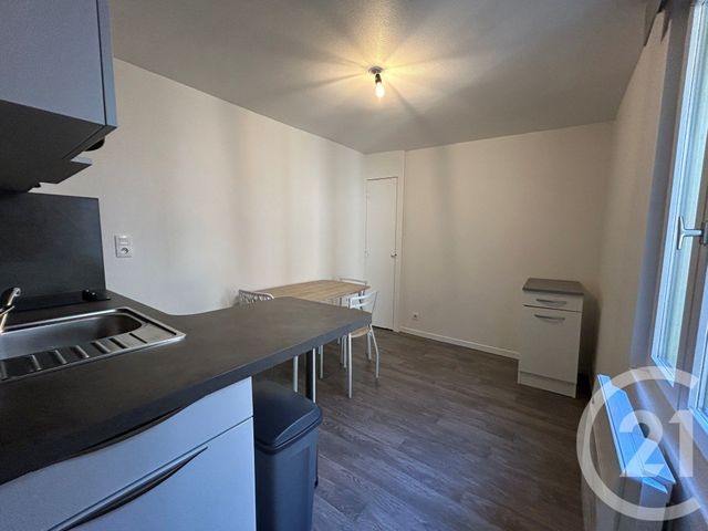 Afficher la photo en grand Appartement F2 à louer - 2 pièces - 35.0 m2 - TROYES - 10 - CHAMPAGNE-ARDENNE - Century 21 Lairé Immobilier