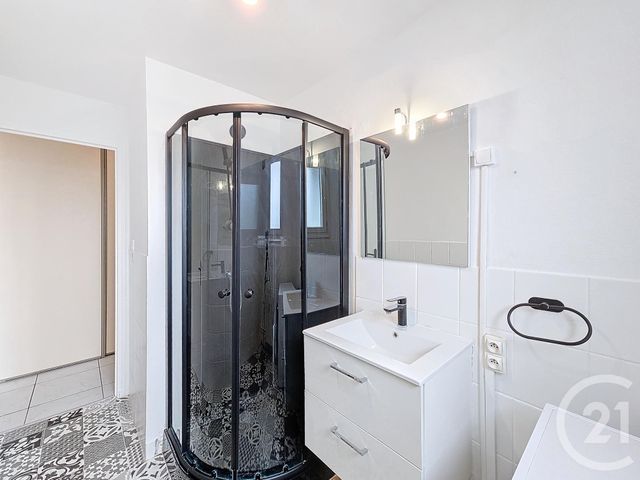 Appartement F3 à louer - 3 pièces - 57.62 m2 - TROYES - 10 - CHAMPAGNE-ARDENNE - Century 21 Lairé Immobilier