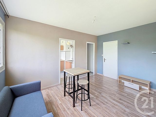 Appartement à louer - 2 pièces - 36.83 m2 - LA CHAPELLE ST LUC - 10 - CHAMPAGNE-ARDENNE - Century 21 Lairé Immobilier
