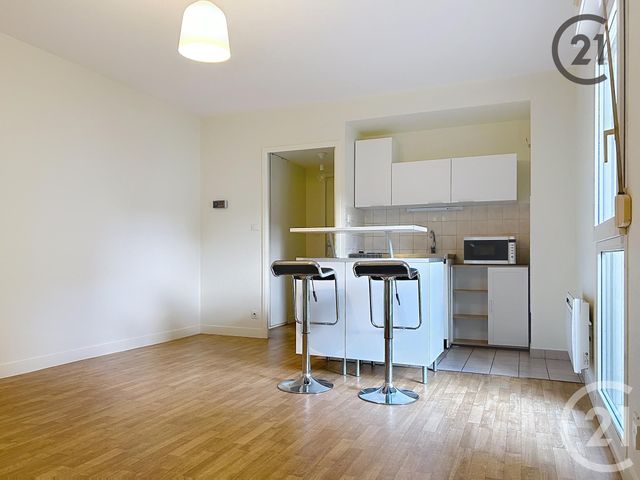 Appartement F1 à louer - 1 pièce - 28.78 m2 - TROYES - 10 - CHAMPAGNE-ARDENNE - Century 21 Lairé Immobilier