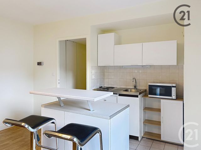 Appartement F1 à louer - 1 pièce - 28.78 m2 - TROYES - 10 - CHAMPAGNE-ARDENNE - Century 21 Lairé Immobilier