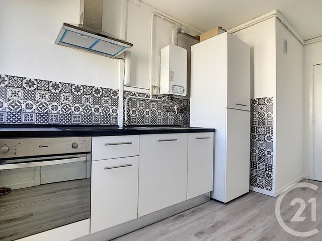 Appartement F3 à louer - 3 pièces - 70.0 m2 - TROYES - 10 - CHAMPAGNE-ARDENNE - Century 21 Lairé Immobilier