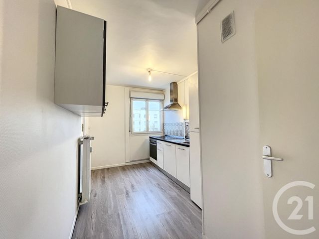 Appartement F3 à louer - 3 pièces - 70.0 m2 - TROYES - 10 - CHAMPAGNE-ARDENNE - Century 21 Lairé Immobilier