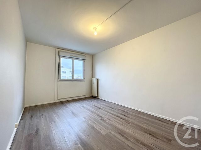 Appartement F3 à louer - 3 pièces - 70.0 m2 - TROYES - 10 - CHAMPAGNE-ARDENNE - Century 21 Lairé Immobilier
