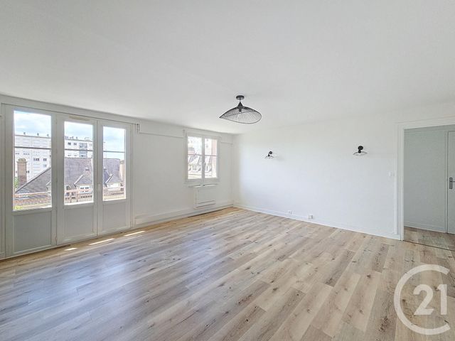 Afficher la photo en grand Appartement F4 à louer - 4 pièces - 65.37 m2 - TROYES - 10 - CHAMPAGNE-ARDENNE - Century 21 Lairé Immobilier