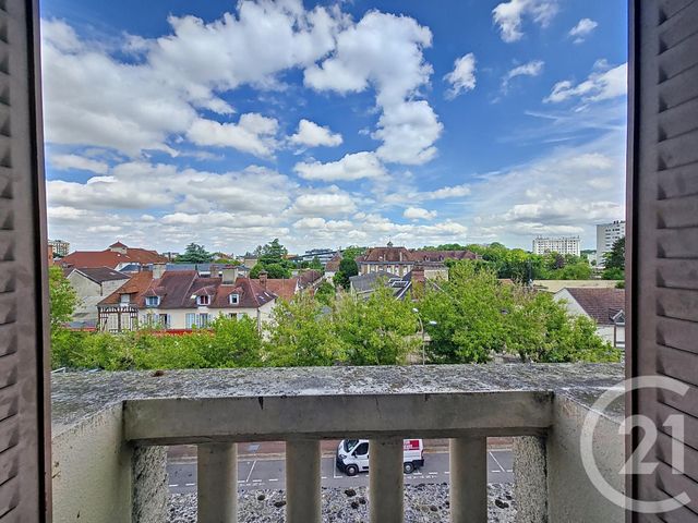 Afficher la photo en grand Appartement F4 à louer - 4 pièces - 65.37 m2 - TROYES - 10 - CHAMPAGNE-ARDENNE - Century 21 Lairé Immobilier