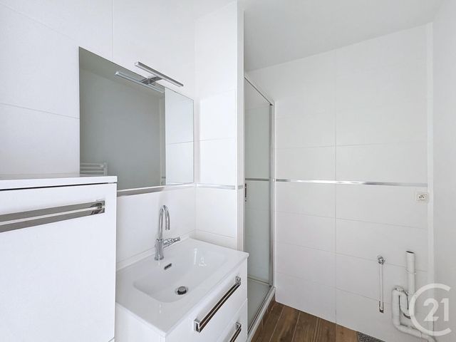 Afficher la photo en grand Appartement F4 à louer - 4 pièces - 65.37 m2 - TROYES - 10 - CHAMPAGNE-ARDENNE - Century 21 Lairé Immobilier
