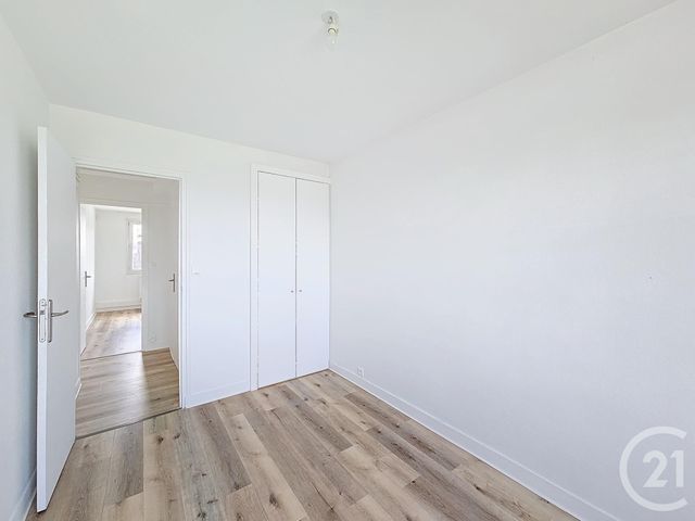 Afficher la photo en grand Appartement F4 à louer - 4 pièces - 65.37 m2 - TROYES - 10 - CHAMPAGNE-ARDENNE - Century 21 Lairé Immobilier