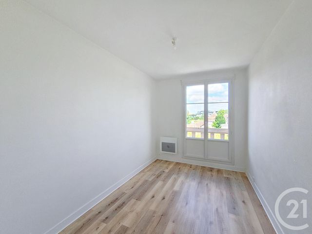 Afficher la photo en grand Appartement F4 à louer - 4 pièces - 65.37 m2 - TROYES - 10 - CHAMPAGNE-ARDENNE - Century 21 Lairé Immobilier