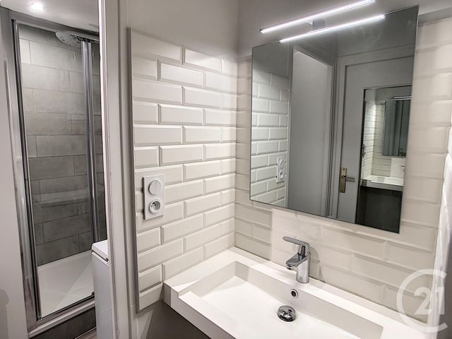 Appartement F3 à louer - 3 pièces - 70.0 m2 - TROYES - 10 - CHAMPAGNE-ARDENNE - Century 21 Lairé Immobilier