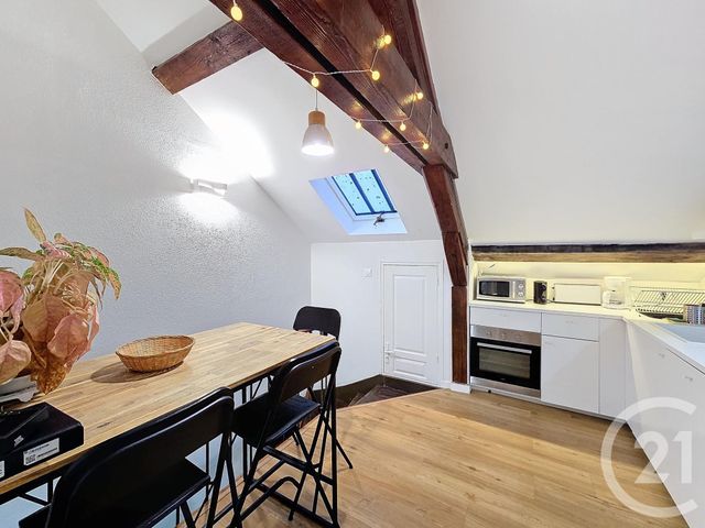 Appartement F5 à louer - 5 pièces - 71.75 m2 - TROYES - 10 - CHAMPAGNE-ARDENNE - Century 21 Lairé Immobilier