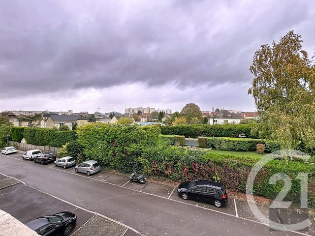 Appartement T4 à vendre - 4 pièces - 75.9 m2 - ST ANDRE LES VERGERS - 10 - CHAMPAGNE-ARDENNE - Century 21 Lairé Immobilier