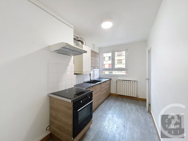 Appartement T4 à vendre - 4 pièces - 75.9 m2 - ST ANDRE LES VERGERS - 10 - CHAMPAGNE-ARDENNE - Century 21 Lairé Immobilier