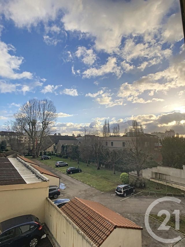 Appartement F4 à louer - 4 pièces - 90.0 m2 - TROYES - 10 - CHAMPAGNE-ARDENNE - Century 21 Lairé Immobilier