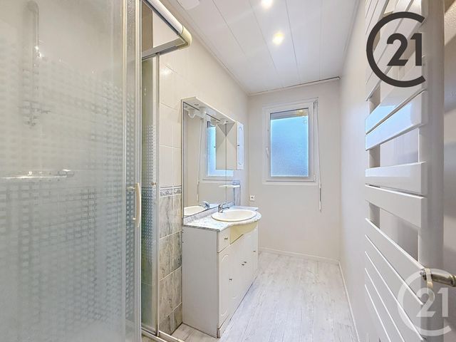 Appartement à vendre - 4 pièces - 68.26 m2 - TROYES - 10 - CHAMPAGNE-ARDENNE - Century 21 Lairé Immobilier