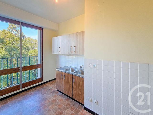 Appartement F2 à louer - 2 pièces - 42.0 m2 - TROYES - 10 - CHAMPAGNE-ARDENNE - Century 21 Lairé Immobilier