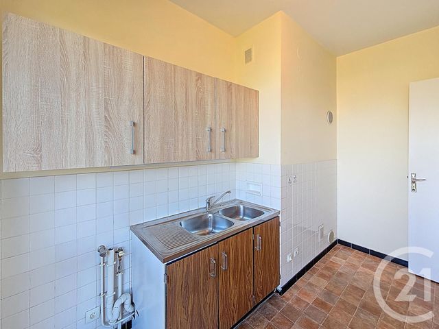 Appartement F2 à louer - 2 pièces - 42.0 m2 - TROYES - 10 - CHAMPAGNE-ARDENNE - Century 21 Lairé Immobilier