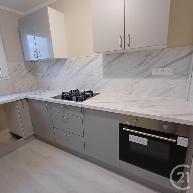 Appartement F3 à vendre - 3 pièces - 62.33 m2 - ST ANDRE LES VERGERS - 10 - CHAMPAGNE-ARDENNE - Century 21 Lairé Immobilier