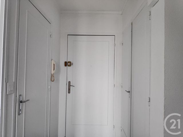 Appartement F2 à louer - 2 pièces - 48.0 m2 - ST JULIEN LES VILLAS - 10 - CHAMPAGNE-ARDENNE - Century 21 Lairé Immobilier