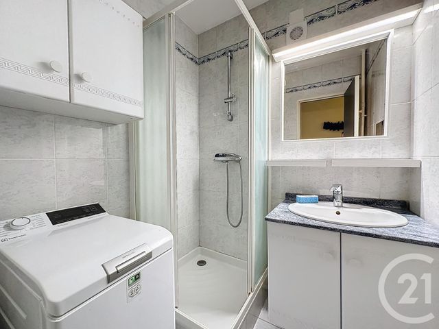 Appartement F3 à louer - 3 pièces - 64.8 m2 - TROYES - 10 - CHAMPAGNE-ARDENNE - Century 21 Lairé Immobilier