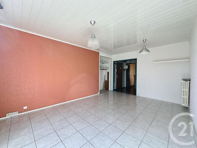 Appartement F3 à louer - 3 pièces - 64.8 m2 - TROYES - 10 - CHAMPAGNE-ARDENNE - Century 21 Lairé Immobilier