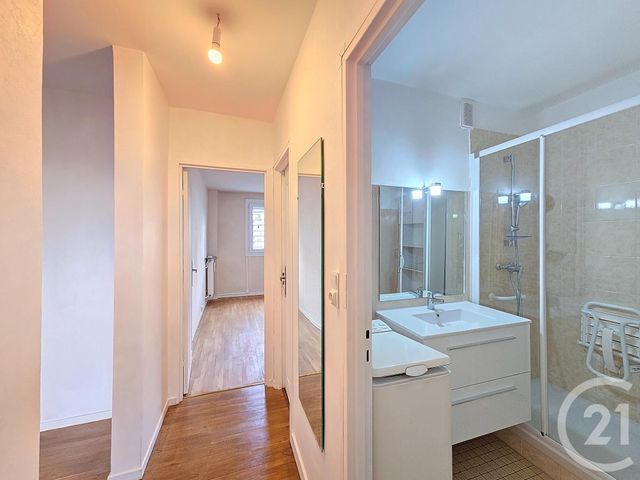 Appartement F3 à louer - 3 pièces - 61.7 m2 - ST ANDRE LES VERGERS - 10 - CHAMPAGNE-ARDENNE - Century 21 Lairé Immobilier