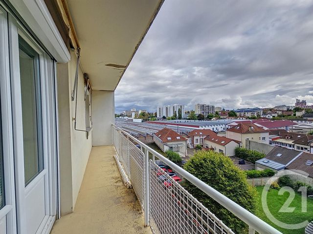 Appartement F3 à louer - 3 pièces - 61.7 m2 - ST ANDRE LES VERGERS - 10 - CHAMPAGNE-ARDENNE - Century 21 Lairé Immobilier