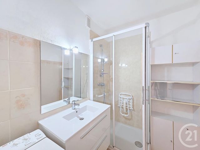 Appartement F3 à louer - 3 pièces - 61.7 m2 - ST ANDRE LES VERGERS - 10 - CHAMPAGNE-ARDENNE - Century 21 Lairé Immobilier