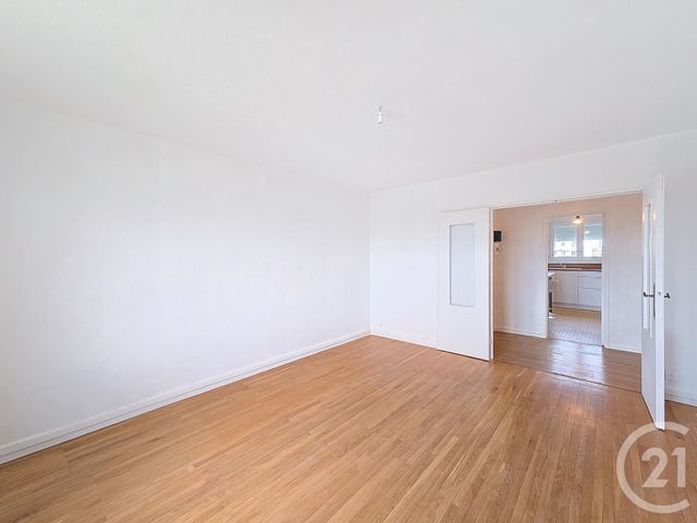 Appartement F3 à louer - 3 pièces - 61.7 m2 - ST ANDRE LES VERGERS - 10 - CHAMPAGNE-ARDENNE - Century 21 Lairé Immobilier